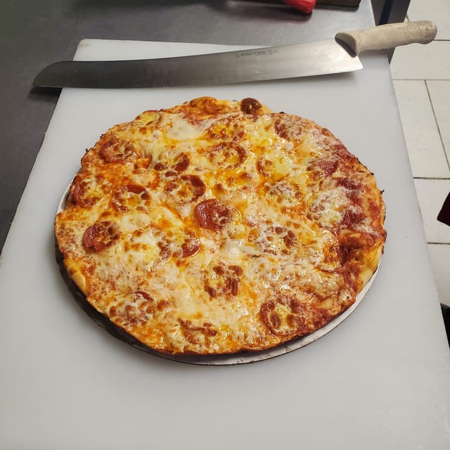 Peperoni Lovers Pizza.